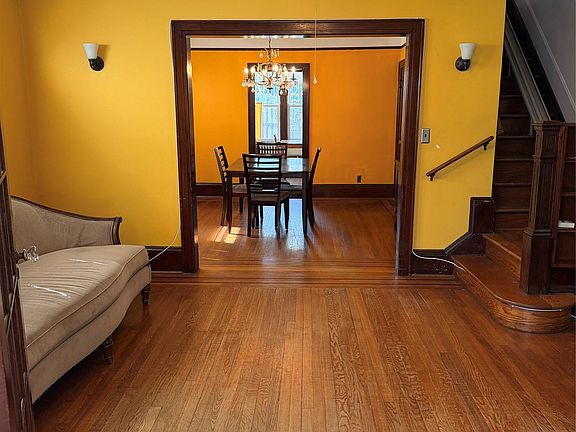 5th image of 5810 32nd Avenue