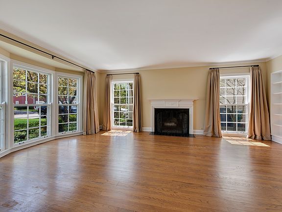 4th image of 1225 Richmond Ln