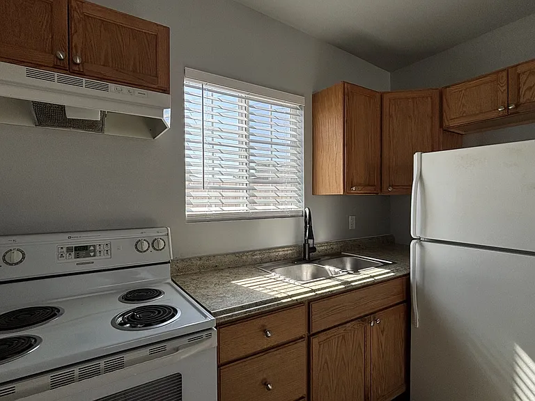 136 Keeney Dr #1 — Photo 6