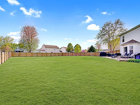 3rd image of 825 Palisades Ct