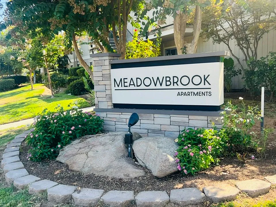 Meadowbrook Apartments