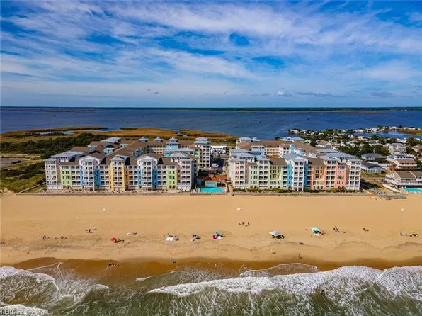 3738 Sandpiper Rd APT 211B, Virginia Beach, VA 23456