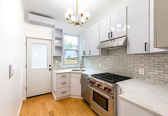 2nd image of 988 Willoughby Ave Floor 2