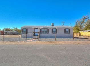 210 Camino Siete SW, Albuquerque, NM 87105