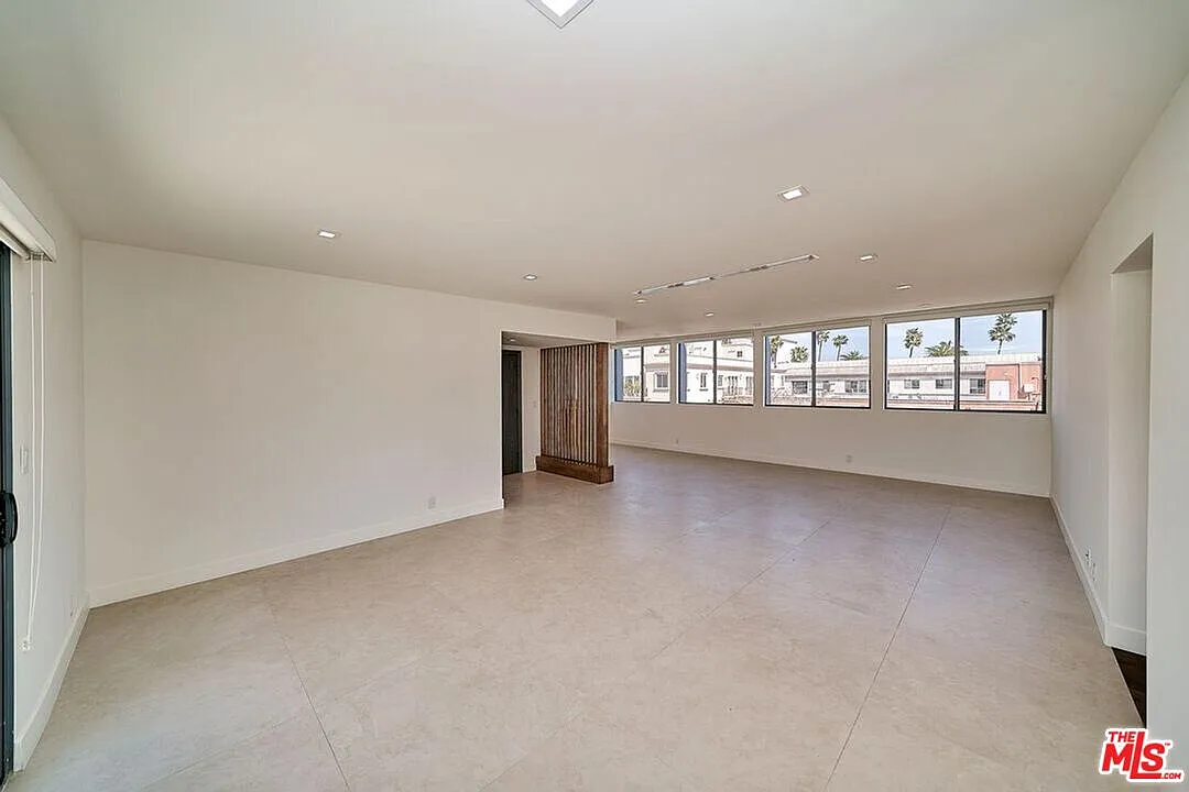 3 bed, 3.0 bath, 1620 sqft, $9,250 — Photo 3