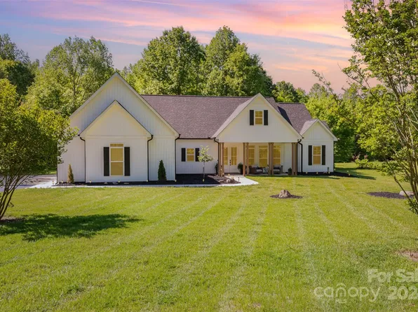 4750 Scenic Pine Ln, Concord, NC 28025