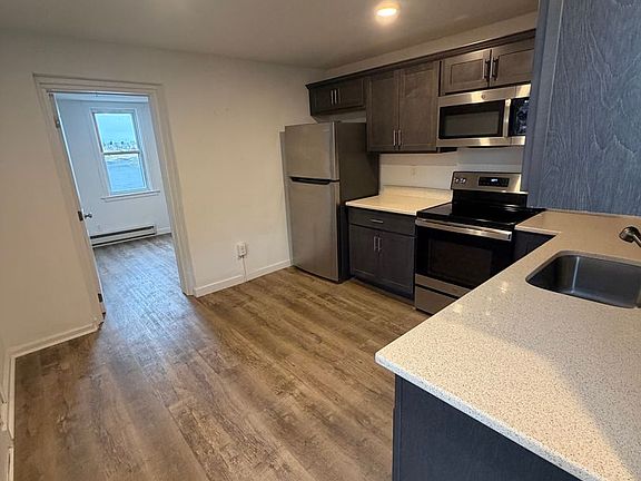 3rd image of 305 S Main St #C