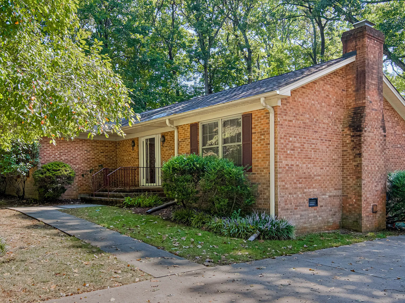 3 bed, 1600 sqft, $2,100 — Photo 2