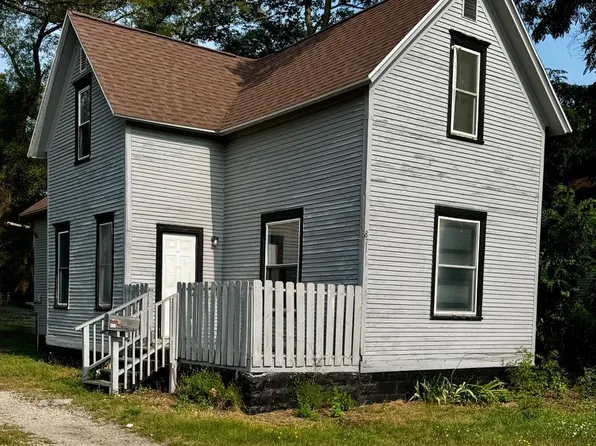 871 Wood St, Muskegon, MI 49442