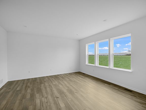 3rd image of 752 W Ashton Dr