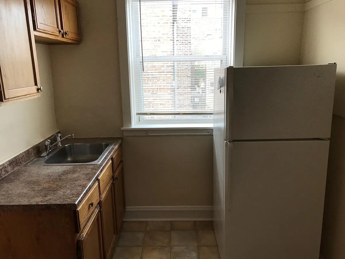 2 bed, $1,900 — Photo 3
