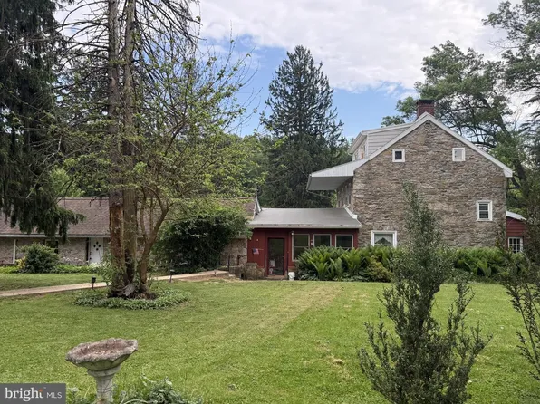 564 Blandon Rd, Fleetwood, PA 19522