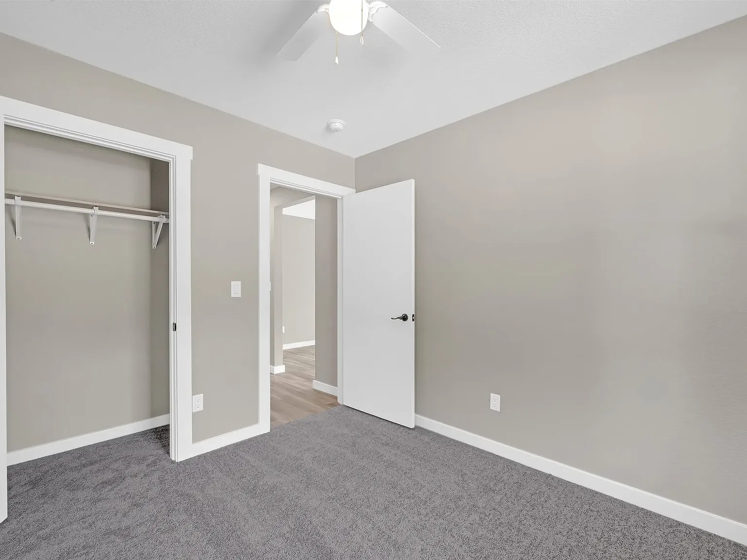 3 bed, 952 sqft, $1,200 — Photo 3