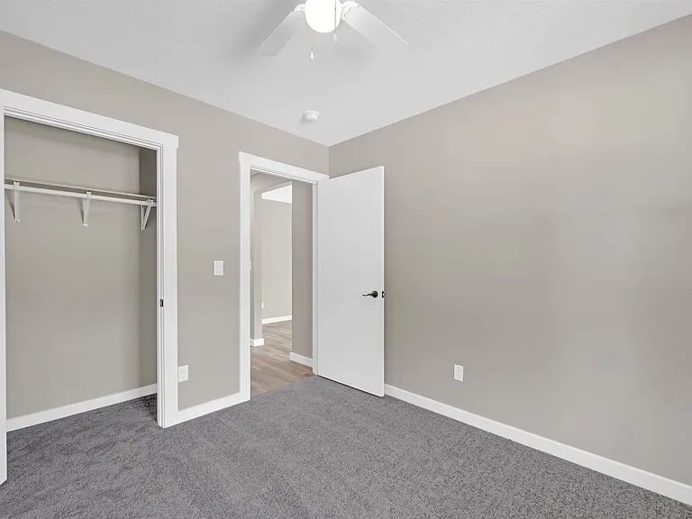 718 E Jackson Ave — Photo 3