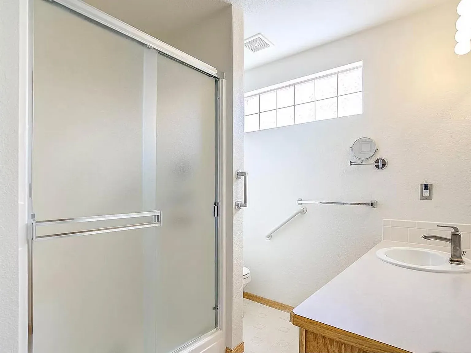 462 Radiant Dr — Photo 4