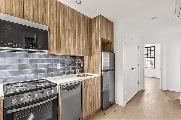 Rented by Avenues Real Estate | media 3