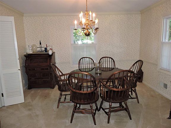 3rd image of 301 Charmwood Ct