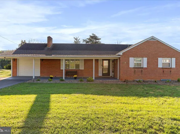 210 Maryland Ave, Hancock, MD 21750