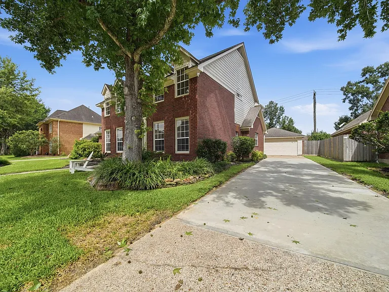 15122 Greenleaf Ln — Photo 5