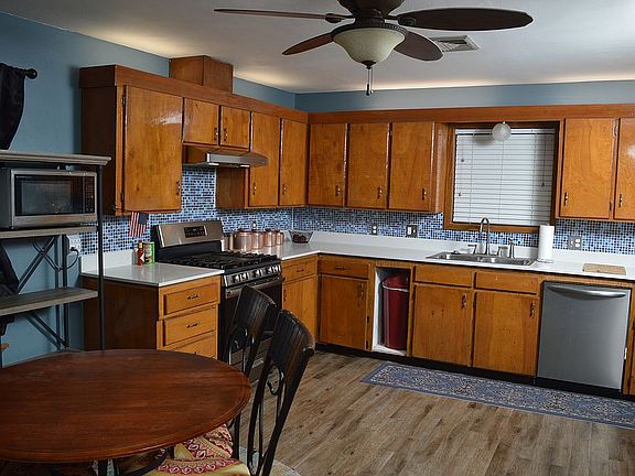 5th image of 3925 Bayou Blvd