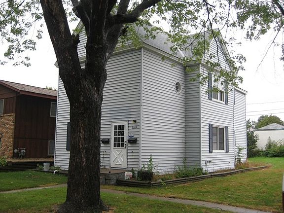 3rd image of 2309 6th St NE #2