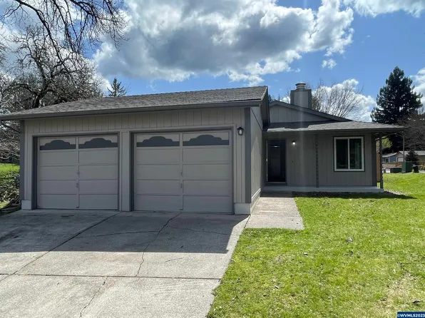 391 W Pine St, Sweet Home, OR 97386