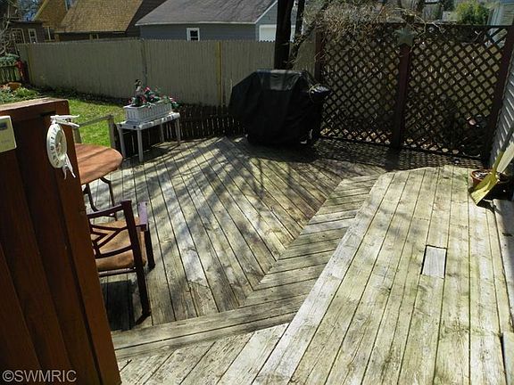 3rd image of 2208 Madison Ave SE