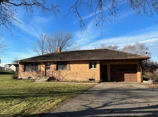 621 Ash Ave S, Mayer, MN 55360