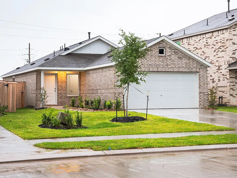 31406 Pratola Serra Cir — Photo 36