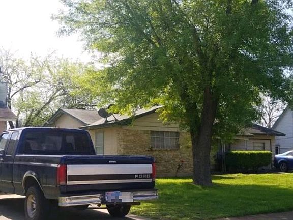 4th image of 418 Pinehurst Blvd