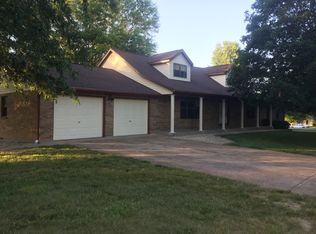 1023 Alan Dr, Red Bud, IL 62278