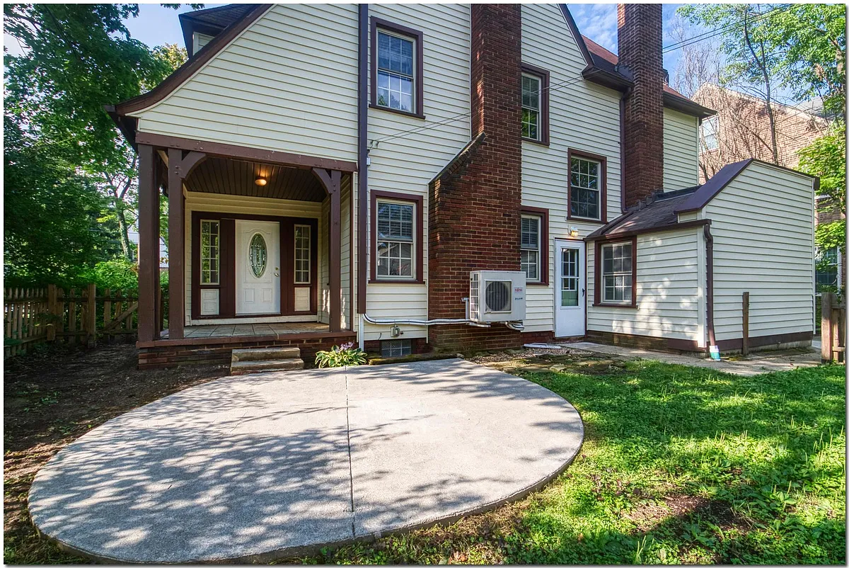 Building Photo - 16407 Fernway Rd