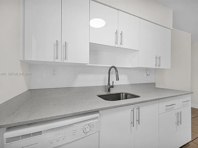 861 SW 74th Ter #102D — Photo 7