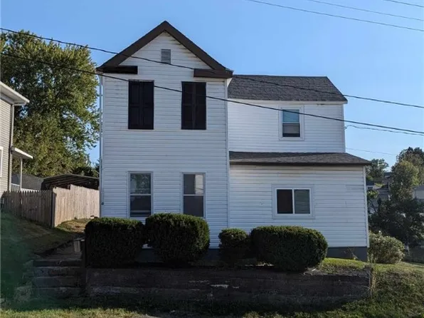 49 Lebanon Ave, Uniontown, PA 15401