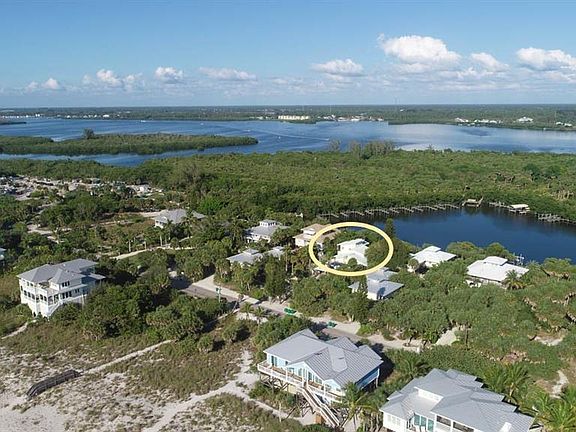 3rd image of 520 N Gulf Blvd