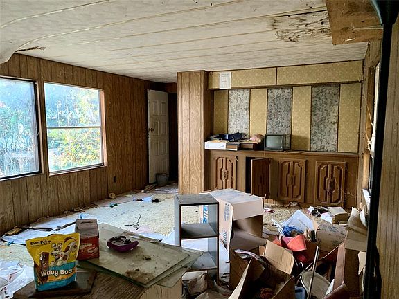 4th image of 114 Marcy Dr