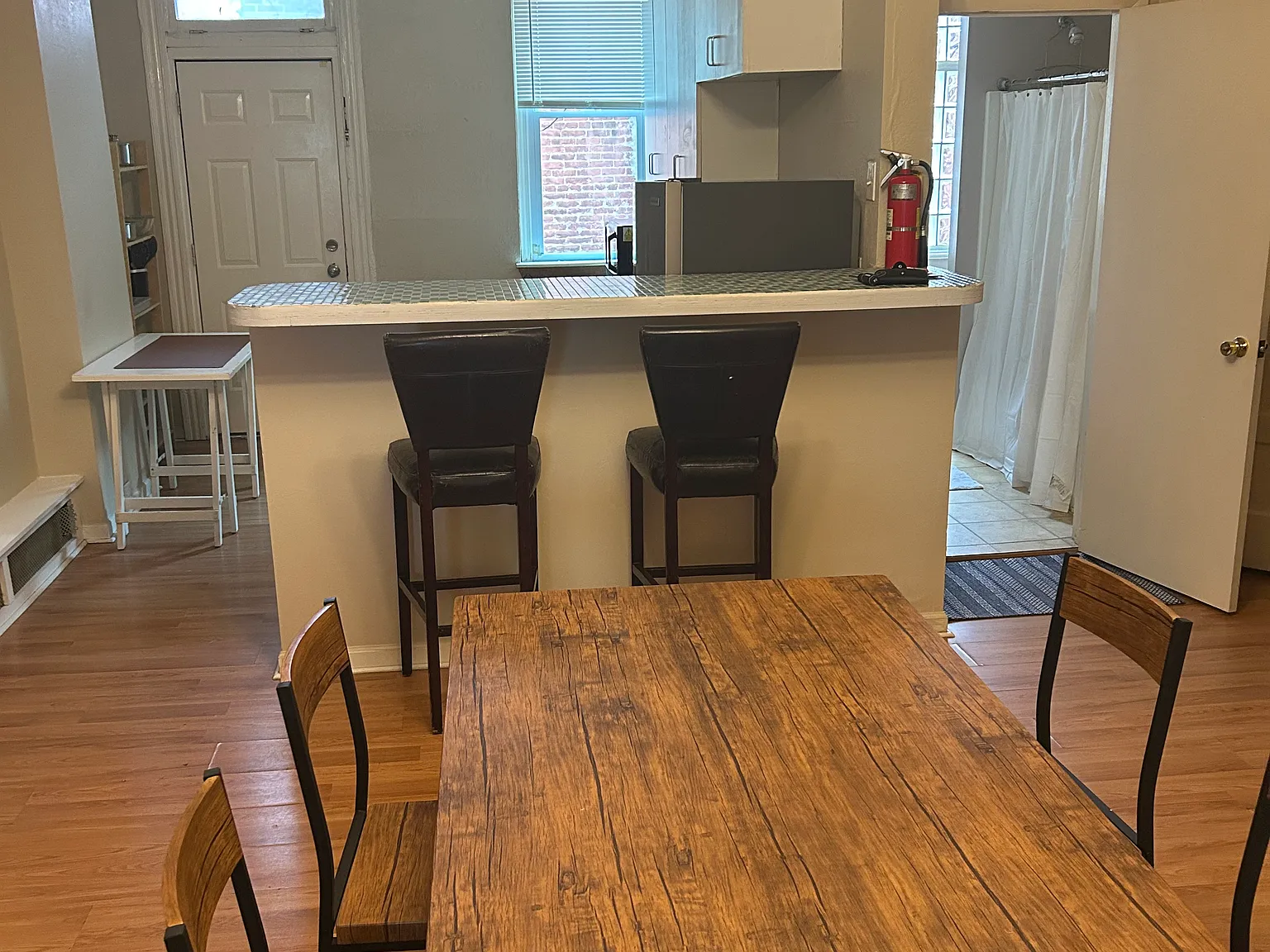 1 bed, 1000 sqft, $1,295 — Photo 4