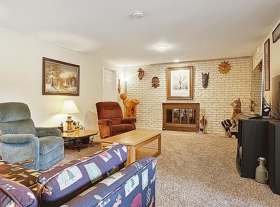 4th image of 601 E Glenwood Lansing Rd