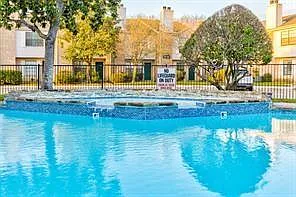 1 bed, 1.0 bath, 670 sqft, $895 — Photo 3