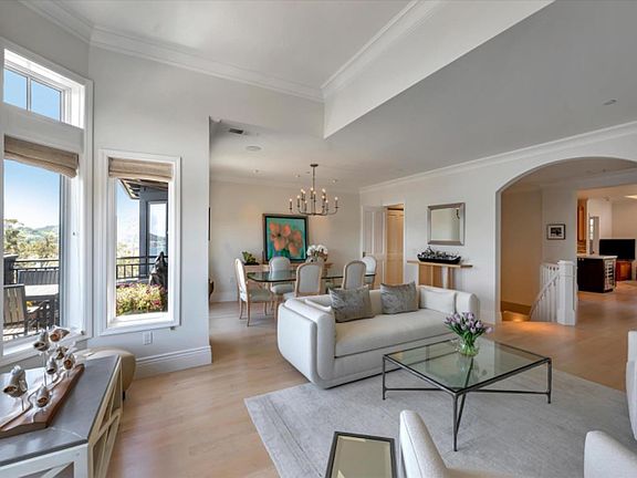 4th image of 35 De Silva Island Drive