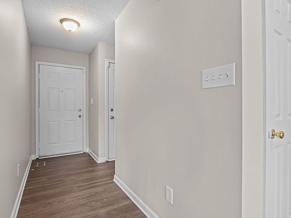 4th image of 704 Pepperstone Ct