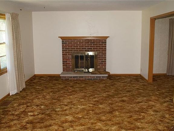 5th image of 616 Marion St
