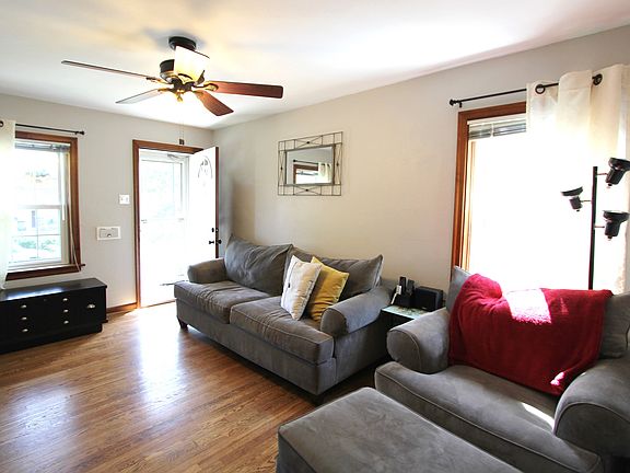 5th image of 7077 Plainview Ave