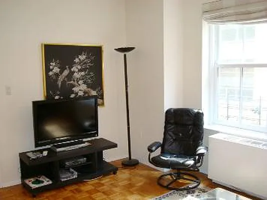 Rented by Corcoran | media 27