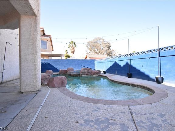 2nd image of 5016 Camino Del Santo Pkwy