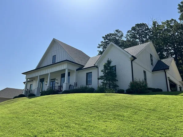 207 Sezanne Dr, Little Rock, AR 72223