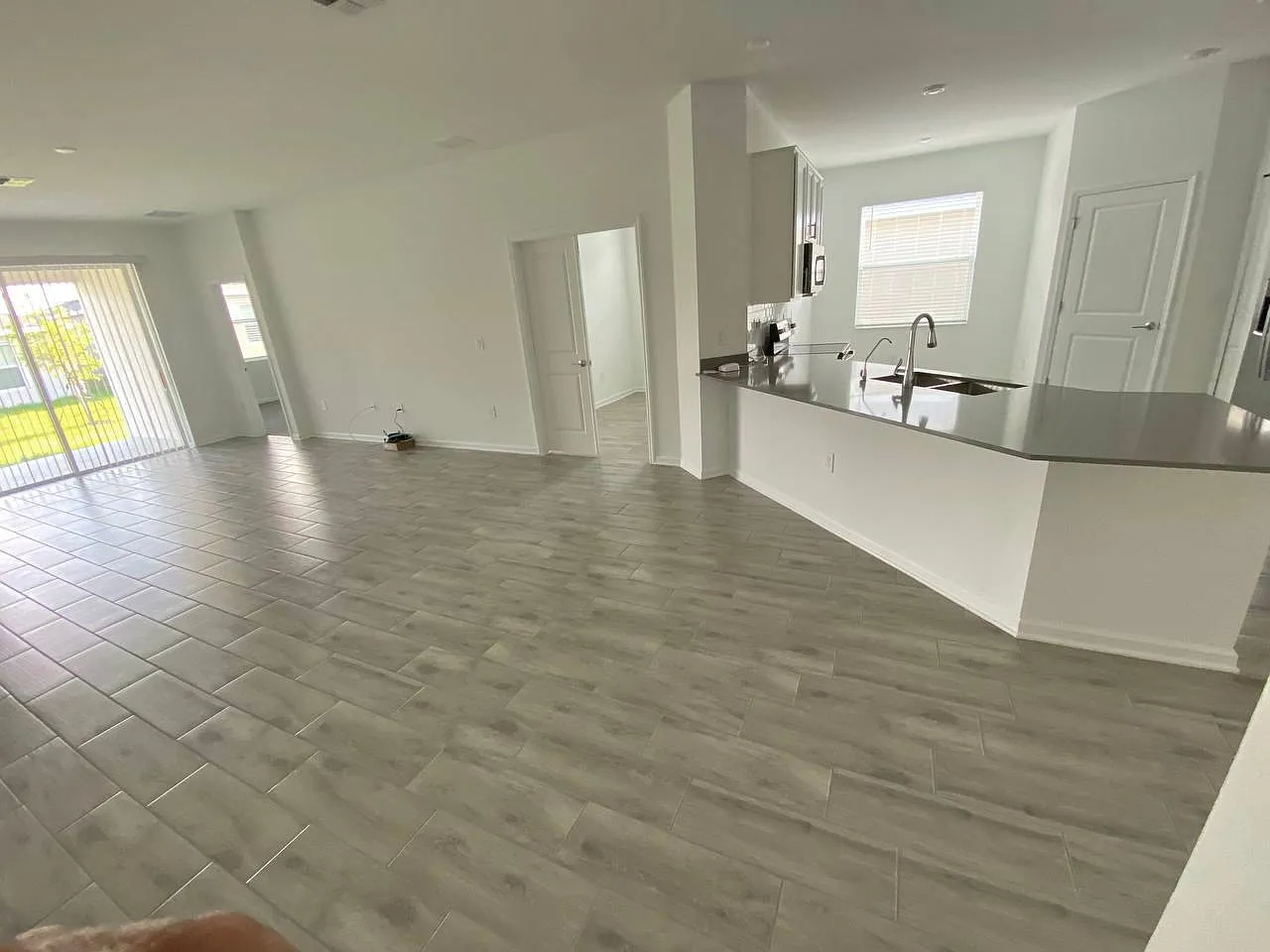 3 bed, 1725 sqft, $2,400 — Photo 4