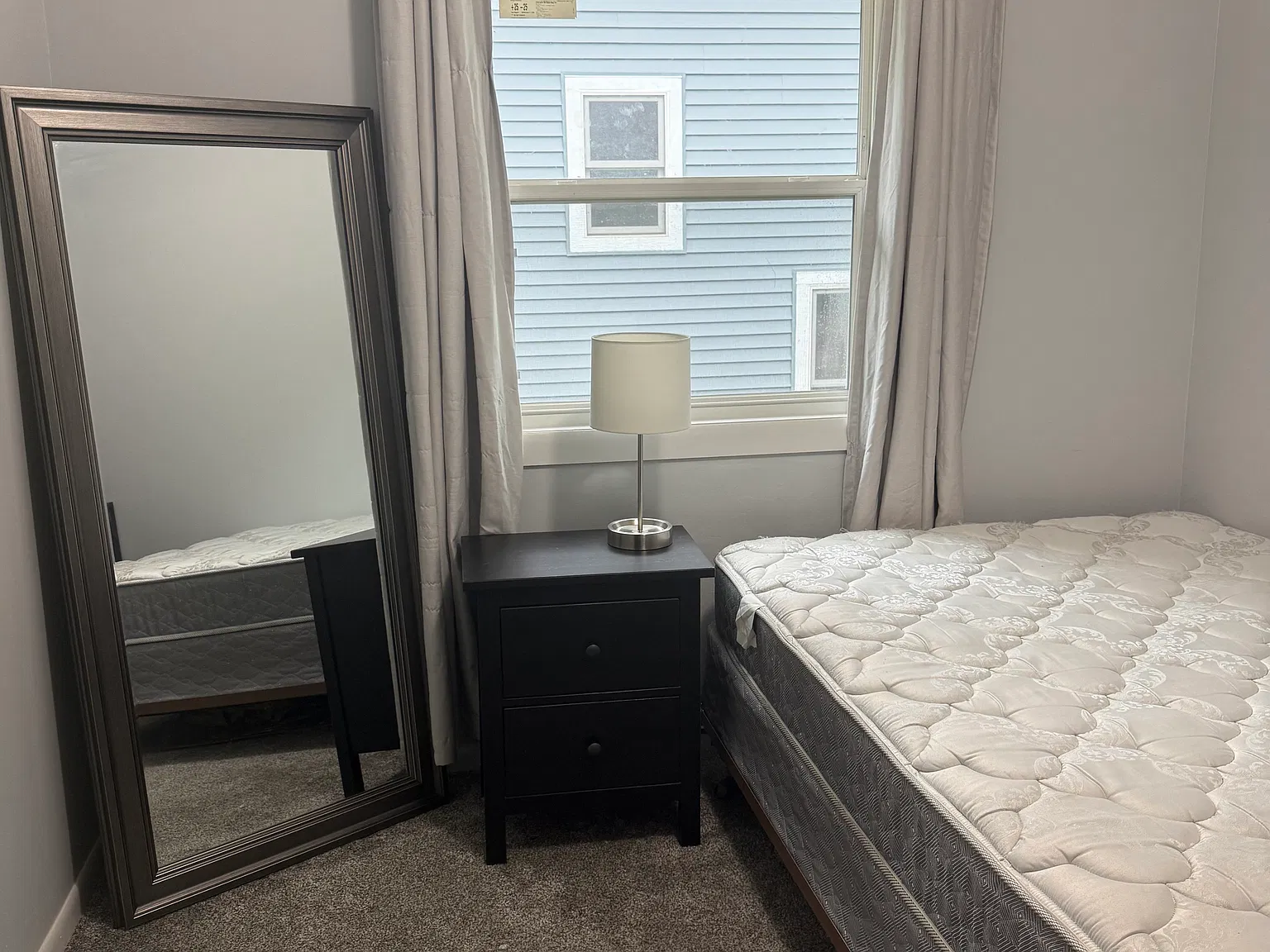 4 bed, 1734 sqft, $725 — Photo 1