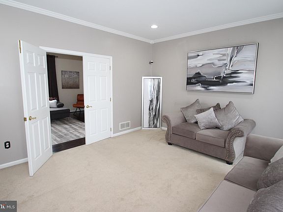 2nd image of 26 Eaton Pl