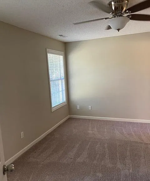 1261 Glastonbury Rd — Photo 8